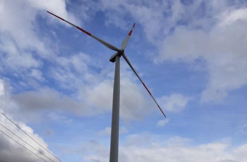 SMA formula cargos contra central eólica