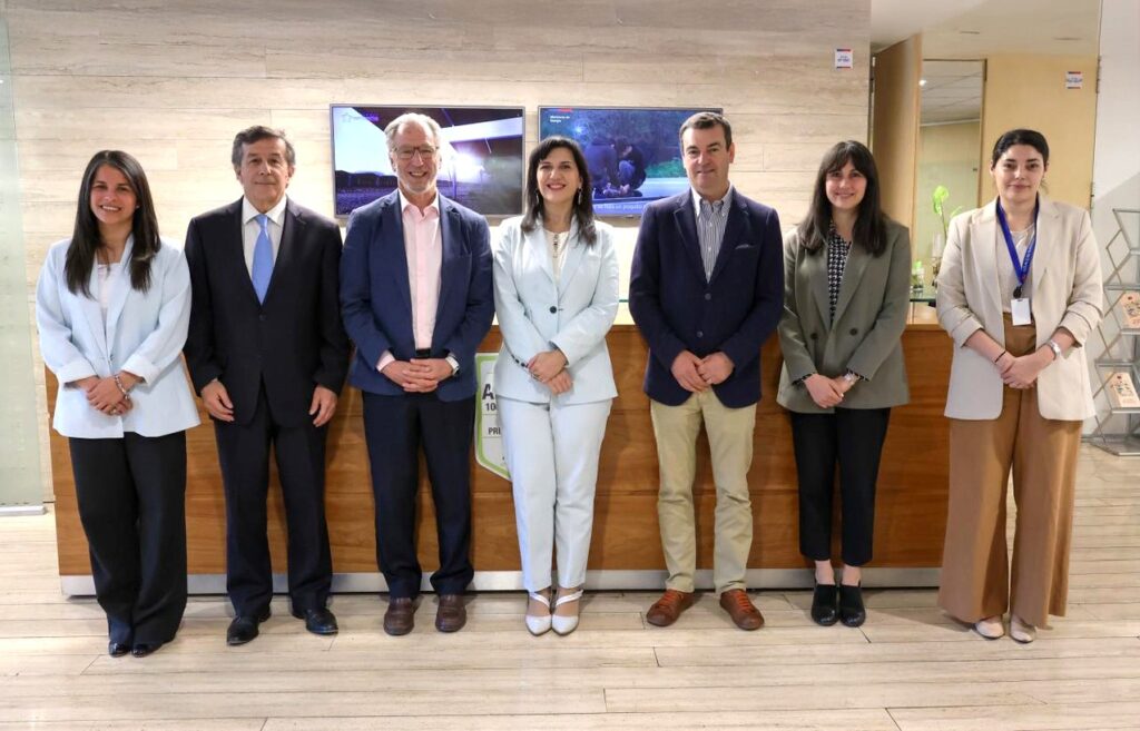 Directorio de Acera se reúne con biministro García para abordar la agenda y desafíos del sector eléctrico