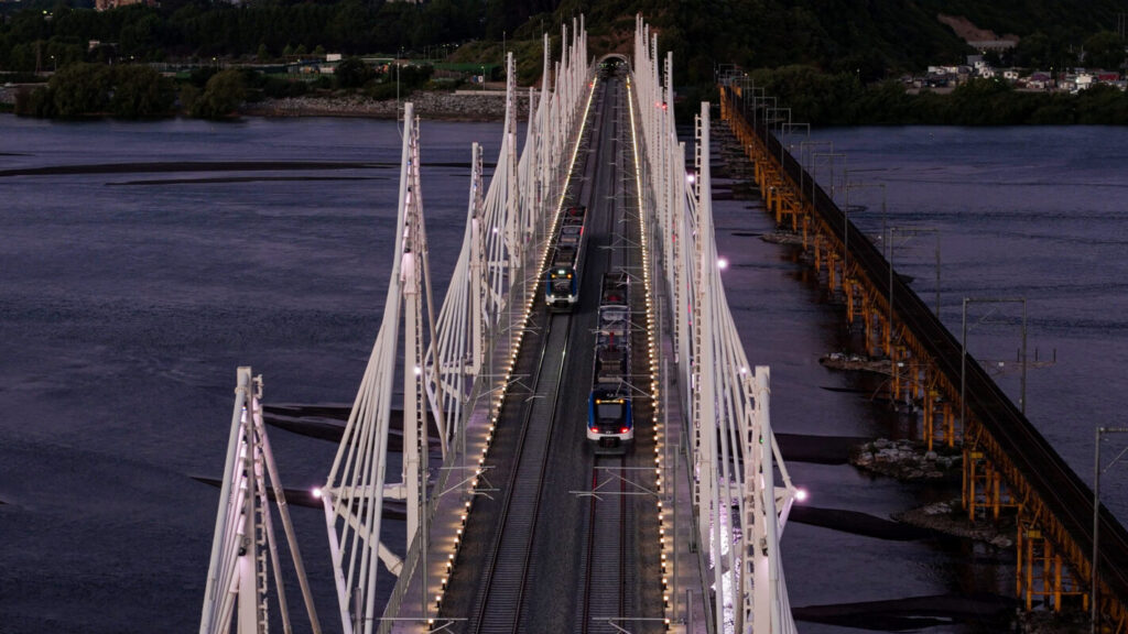 MTT y EFE completan habilitación total del nuevo puente ferroviario para la Región del Biobío