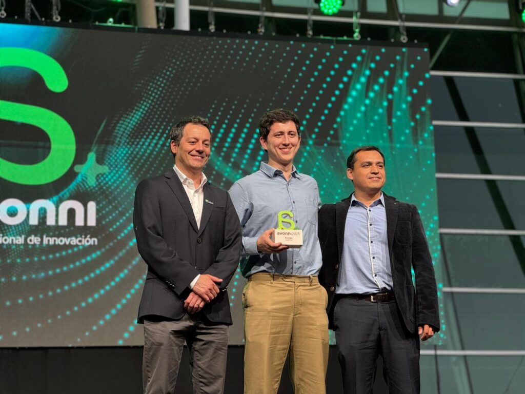 Statup de electromovilidad marítima gana Premio Avonni Energía Colbún 2025