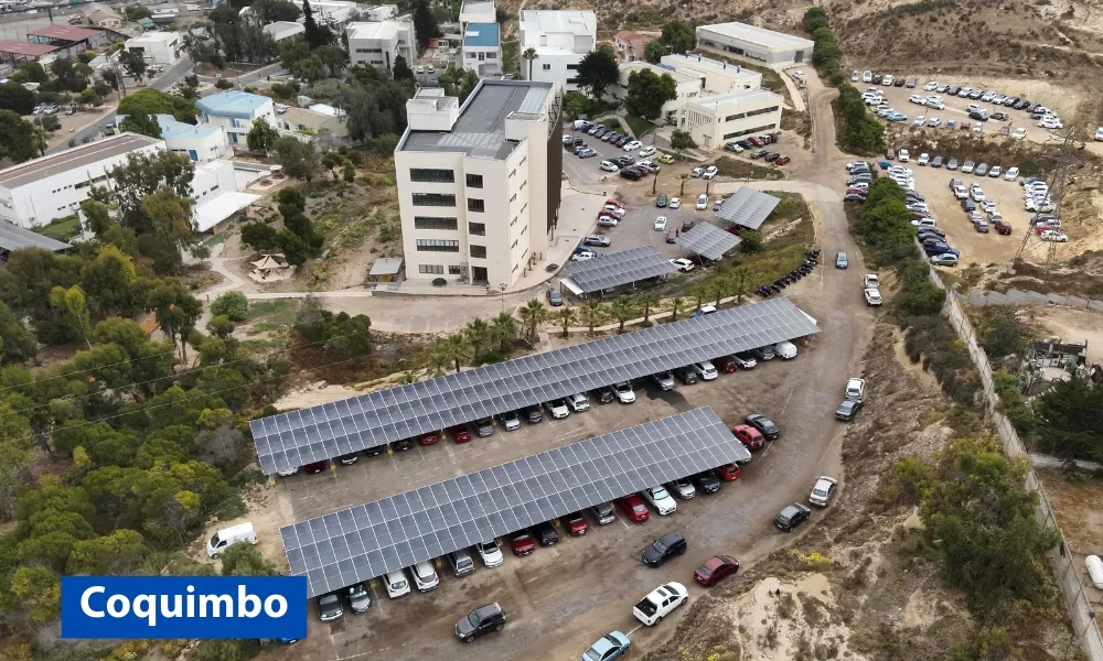 Sistema de paneles fotovoltaicos entra en operaciones en U. Católica del Norte