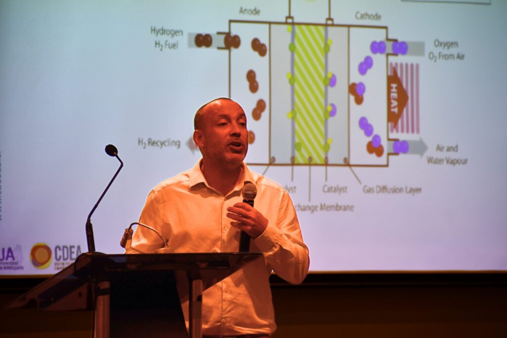 CDEA-UA destaca en seminario para proveedores del sector energético