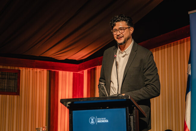 Académicos del DIE Usach son reconocidos en nueva edición de Premios Ícono