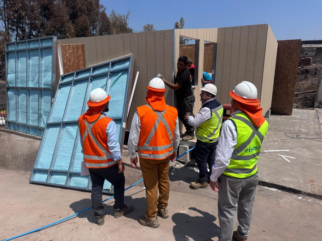 CGE energiza las primeras viviendas de emergencia instaladas tras los incendios en Concepción