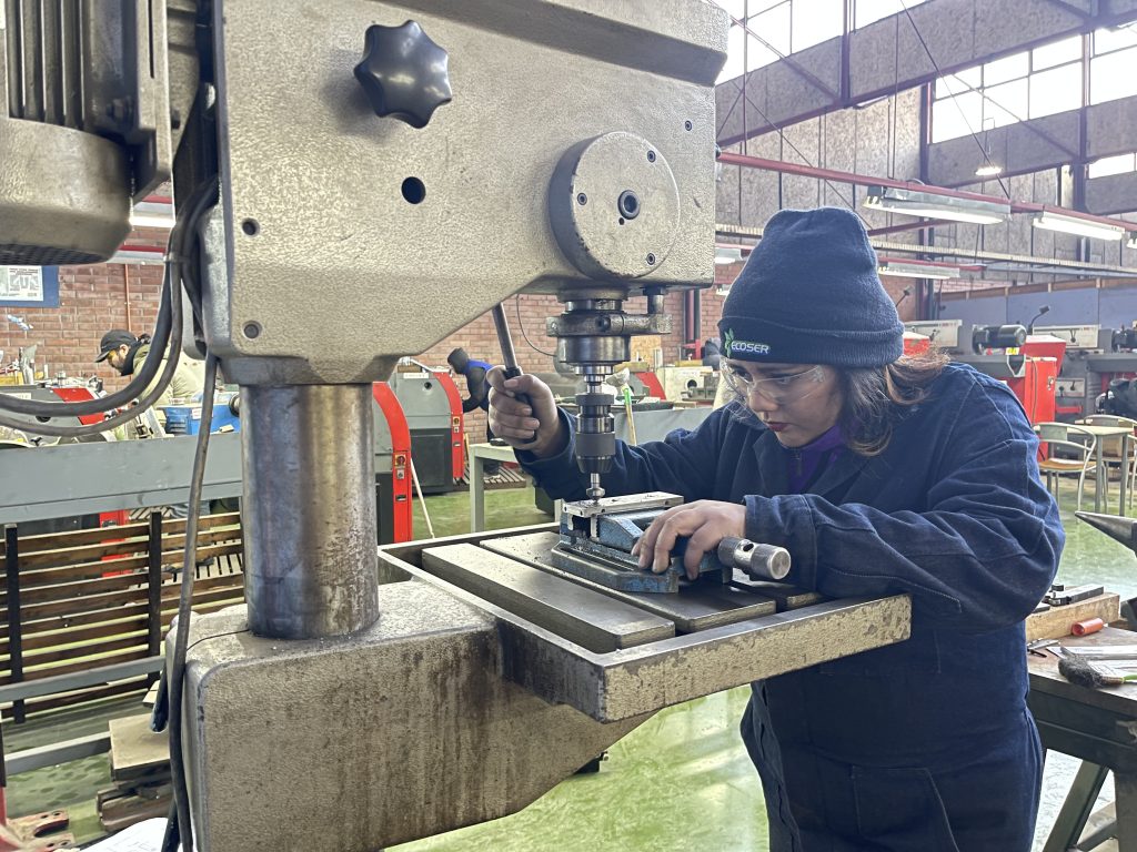 Estudio de CIEDESS y OTIC CChC alerta sobre envejecimiento de la fuerza laboral y la urgencia de la reconversión