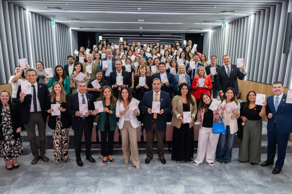 WEC Chile realiza lanzamiento de Letters of Light: Obra colectiva que promueve una transición energética con enfoque inclusivo