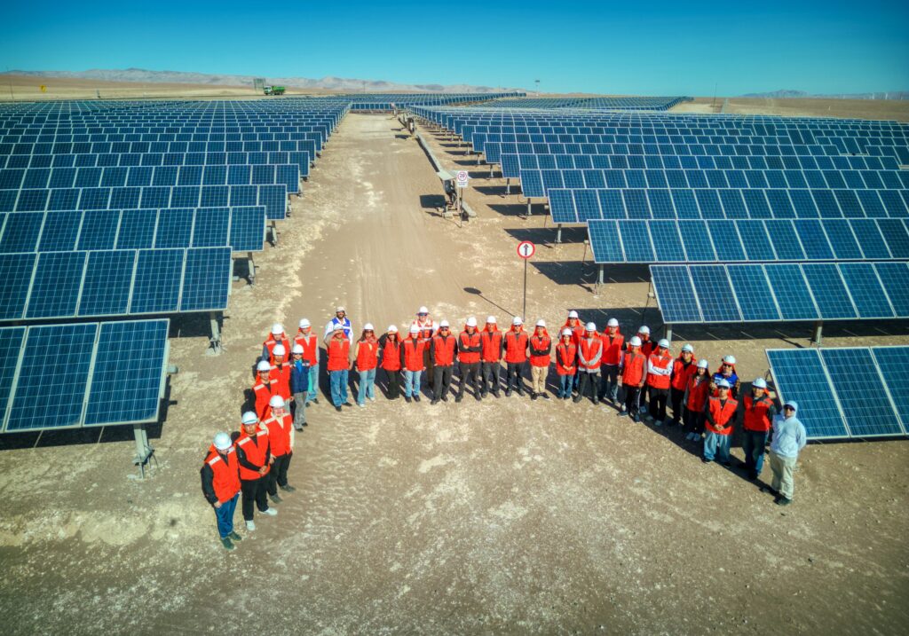 Departamento de Ingeniería Eléctrica de Universidad de Antofagasta recibe a nuevos estudiantes