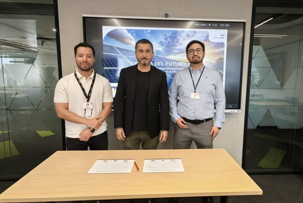 GIE y HDT firman acuerdo de cooperación para impulsar proyectos solares y de almacenamiento