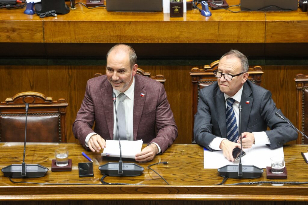 Senado aprueba proyecto que aumenta sanciones por evasión en el transporte público