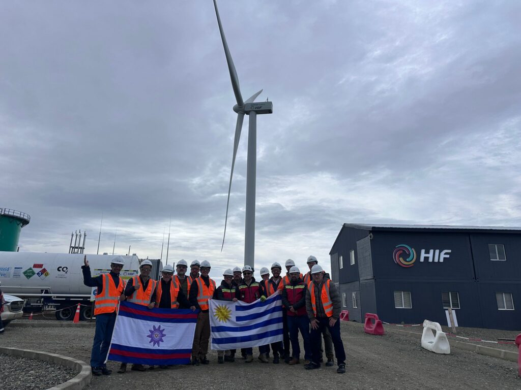 Delegación uruguaya visita Chile para conocer industria de e-combustibles ante proyecto de US$5.385 millones de HIF Global