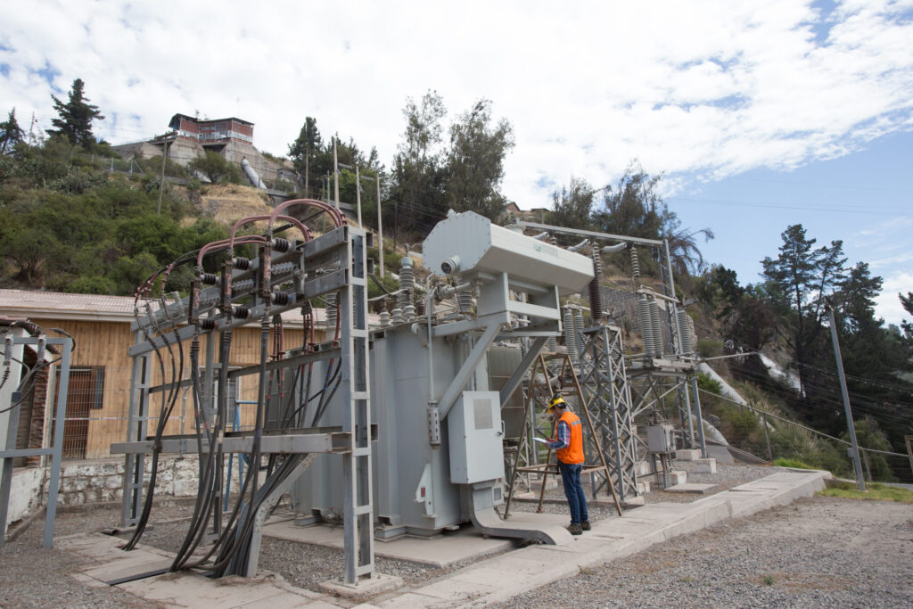 TDLC rechaza demanda de empresas contra la CNE por norma sobre centrales que operan con gas natural licuado