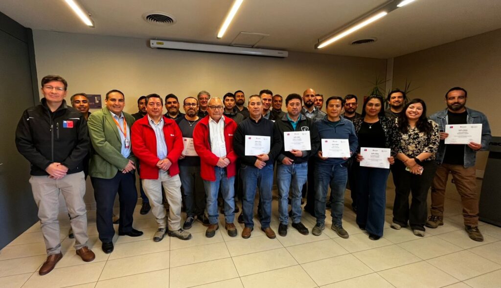 Docentes se especializan en electromovilidad para fortalecer la formación de estudiantes de colegios técnicos