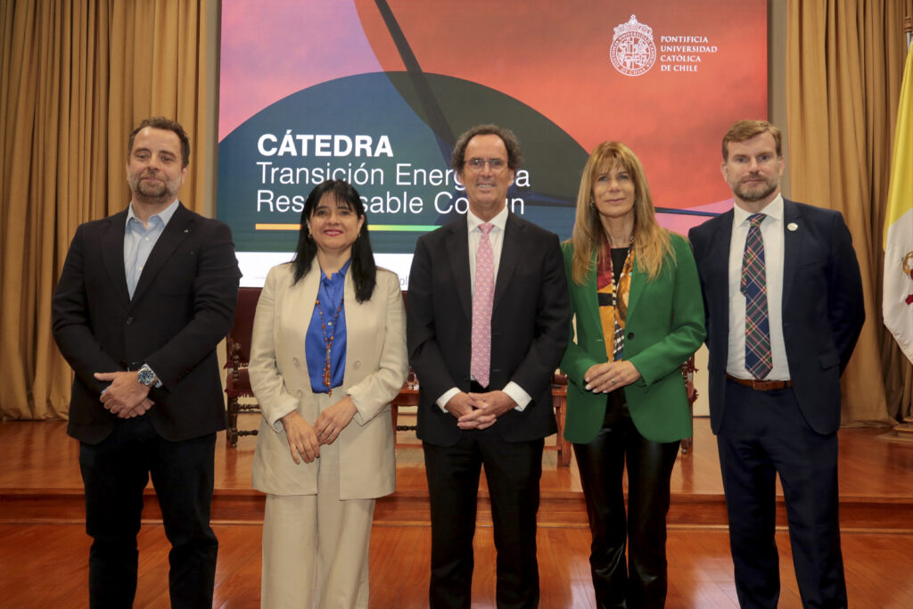 Sector energético debate ajustes regulatorios clave para el periodo 2026-2030